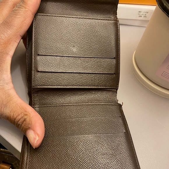 Louis Vuitton, compact wallet - Picture 8 of 12